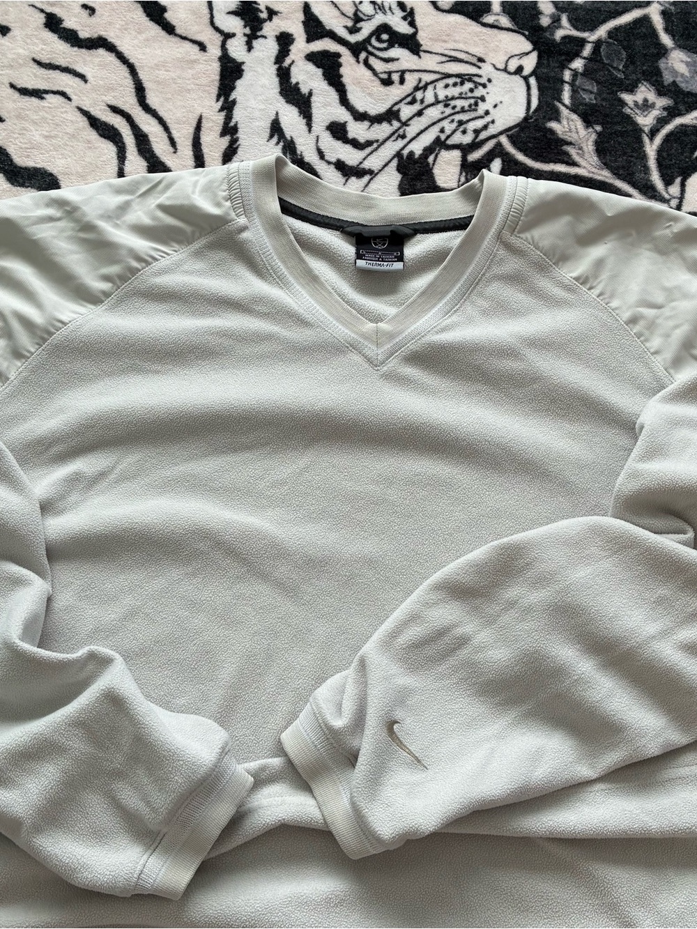 000 - NIKE GOLF FLEECE PULLOVER V NECK SWEATER